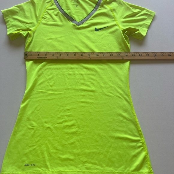 Nike Pro 458663 Women's Fitted V-neck II Tank Short Sleeve Top Training Lime (E3 - Picture 3 of 6